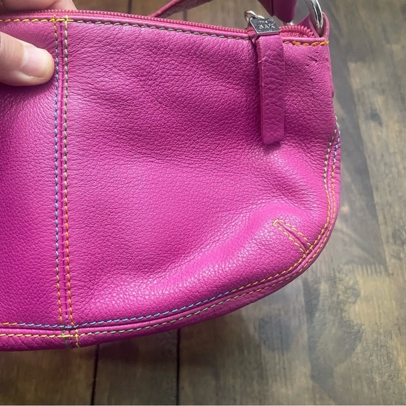 EUC The Sak pink leather Y2K shoulder purse with heart detail. - Picture 6 of 8